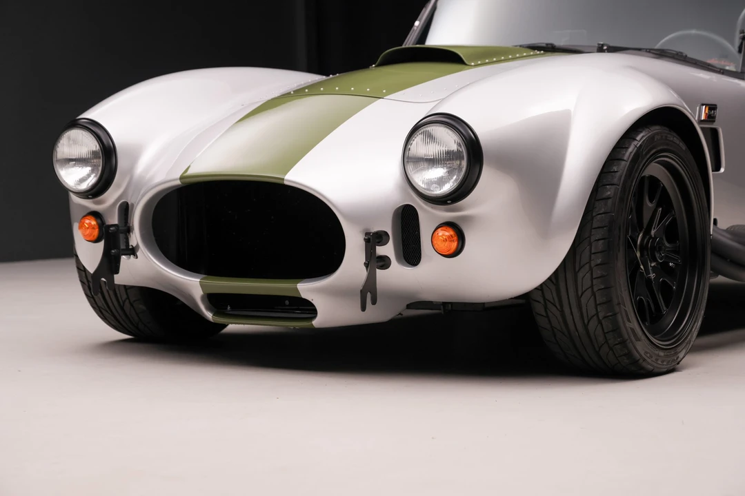 Shelby Cobra Replica - Image 24 of 31