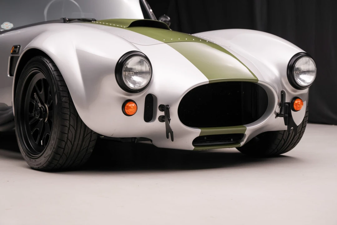 Shelby Cobra Replica - Image 25 of 31