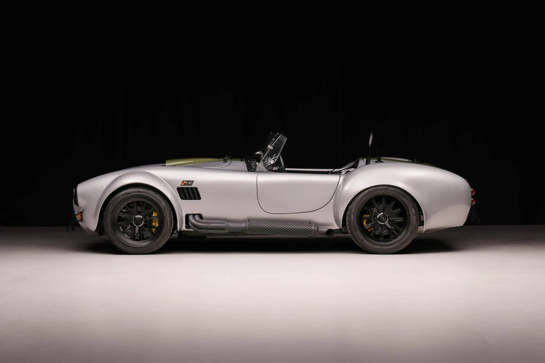 Shelby Cobra Replica - Image 4 of 31