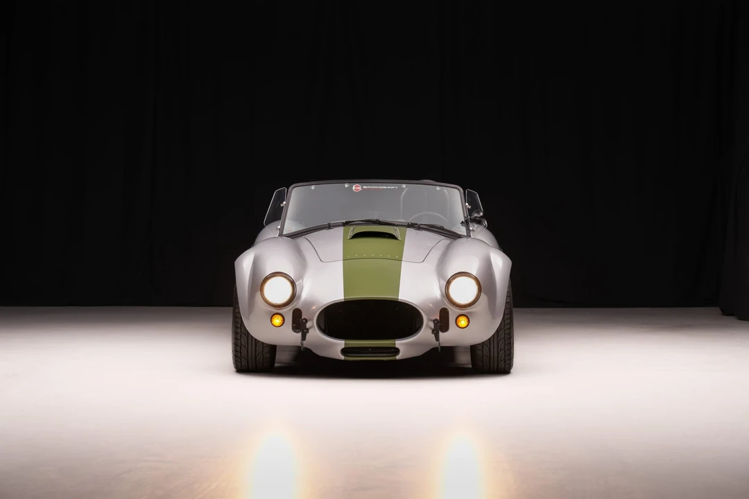 Shelby Cobra Replica - Image 15 of 31