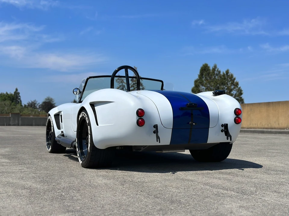 Shelby Cobra Replica - Image 15 of 31