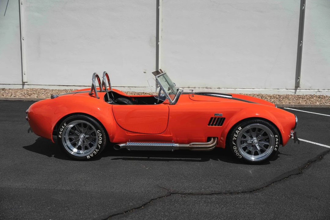 Shelby Cobra Replica - Image 11 of 31