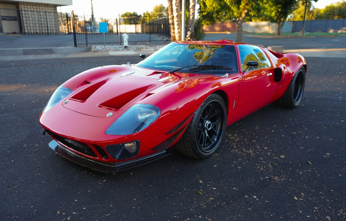 Ford GT40 - Image 2 of 31