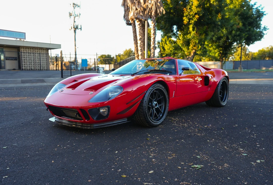 Ford GT40 - Image 3 of 31
