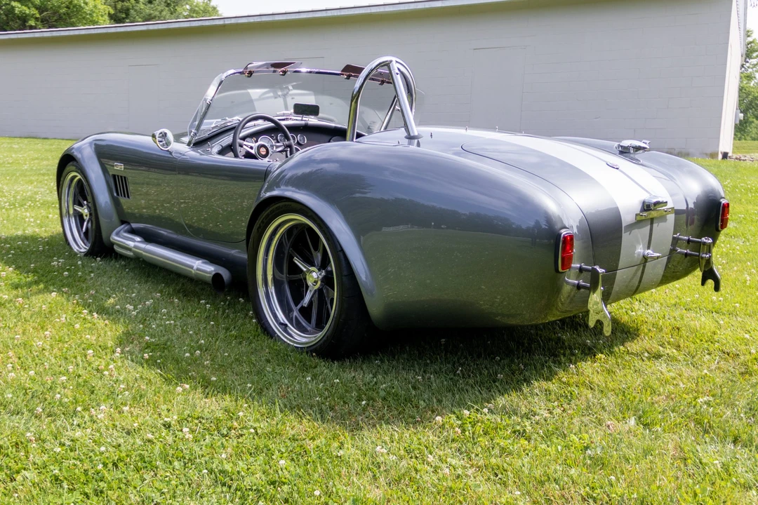 Shelby Cobra Replica - Image 8 of 31