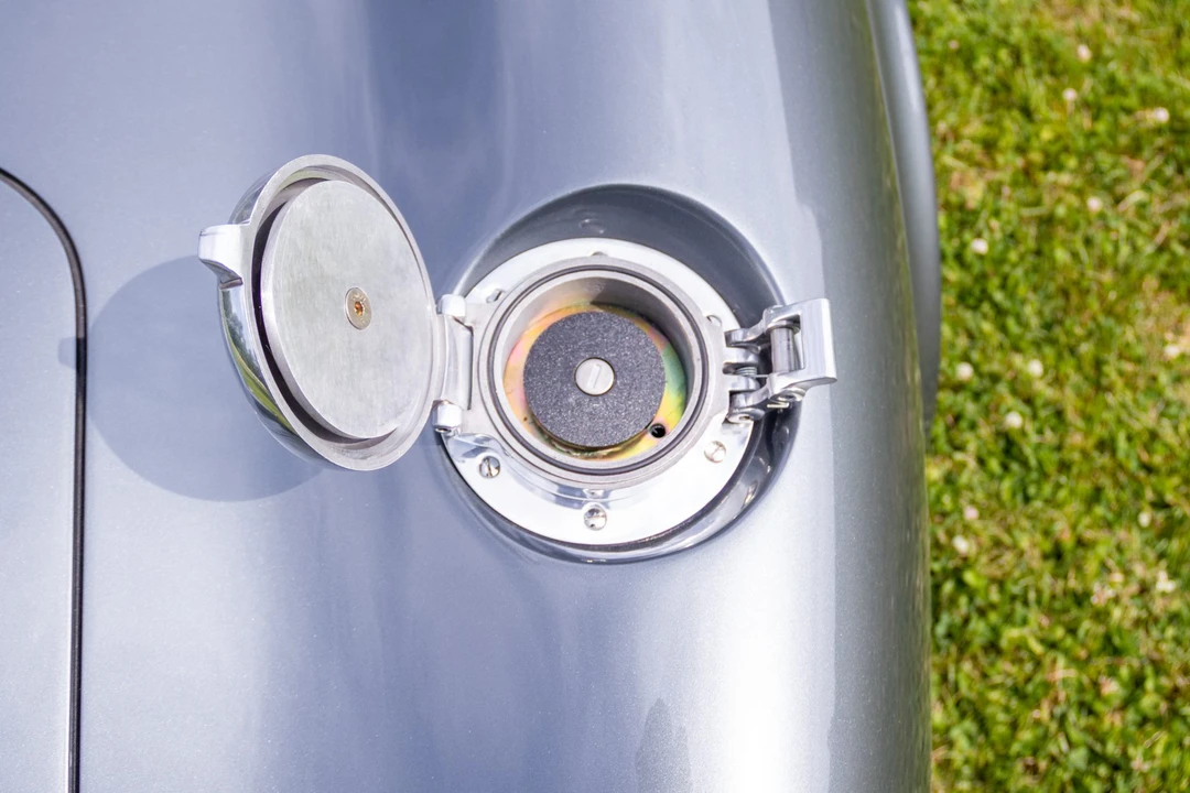 Shelby Cobra Replica - Image 24 of 31