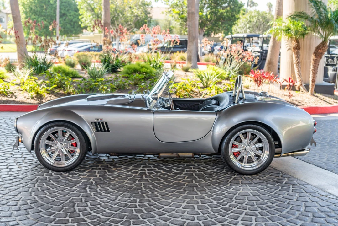 Shelby Cobra Replica - Image 13 of 31