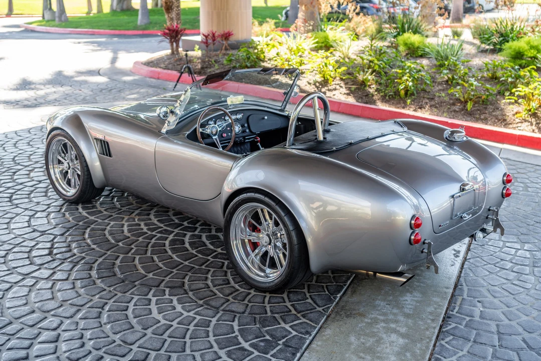 Shelby Cobra Replica - Image 12 of 31