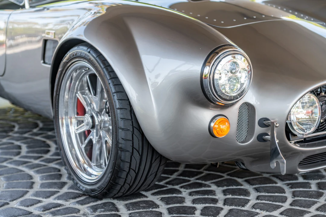 Shelby Cobra Replica - Image 16 of 31