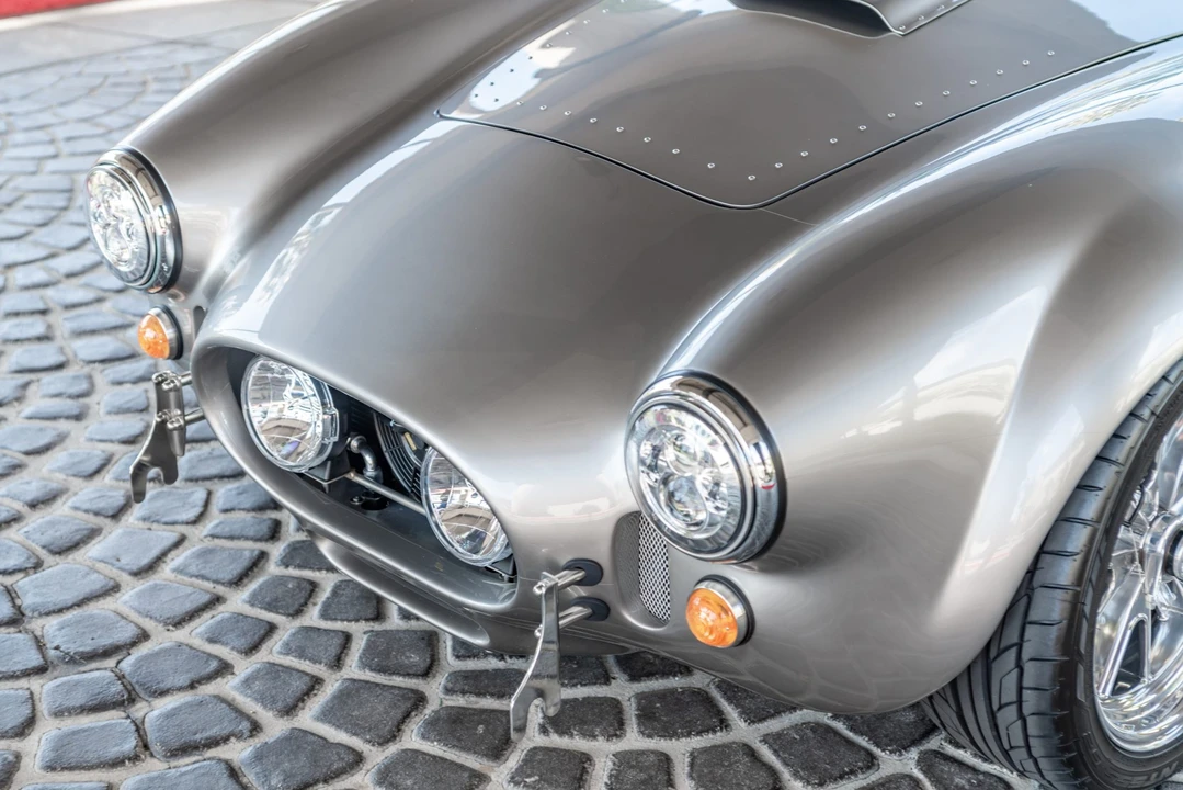 Shelby Cobra Replica - Image 18 of 31