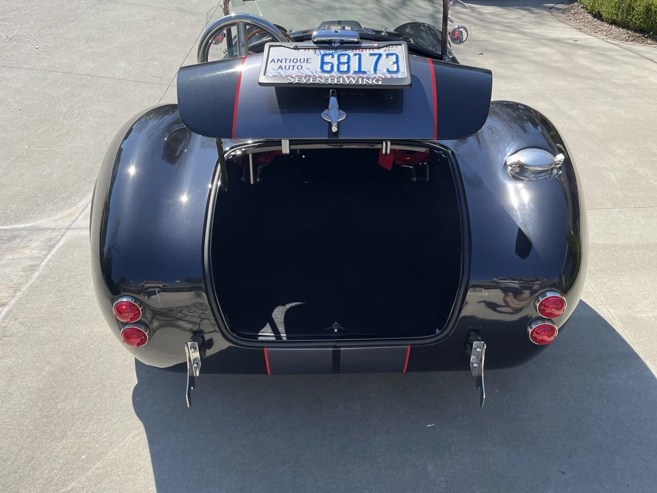 Shelby Cobra Replica - Image 26 of 31