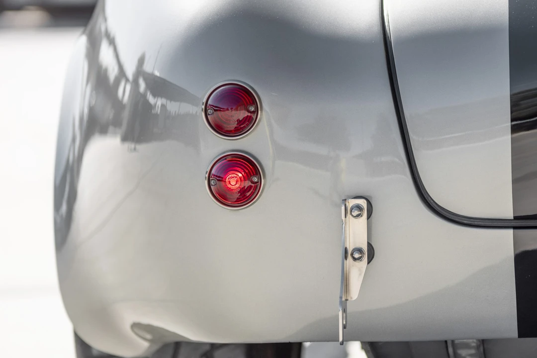 Shelby Cobra Replica - Image 13 of 31