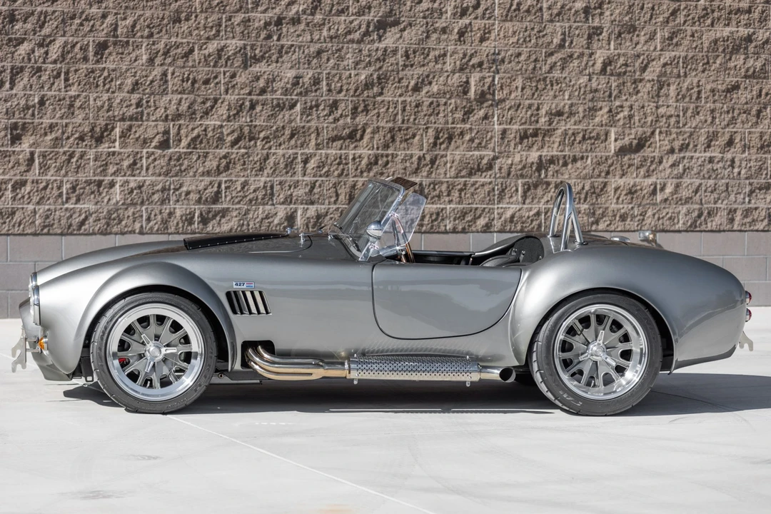 Shelby Cobra Replica - Image 9 of 31
