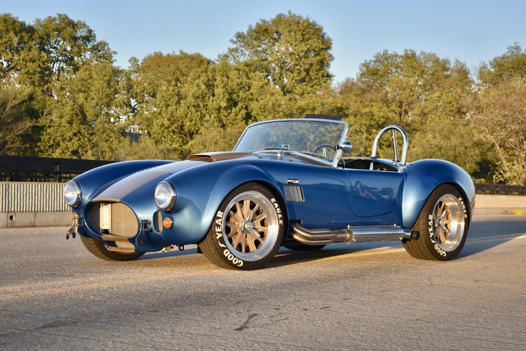 Shelby Cobra Replica - Image 8 of 31
