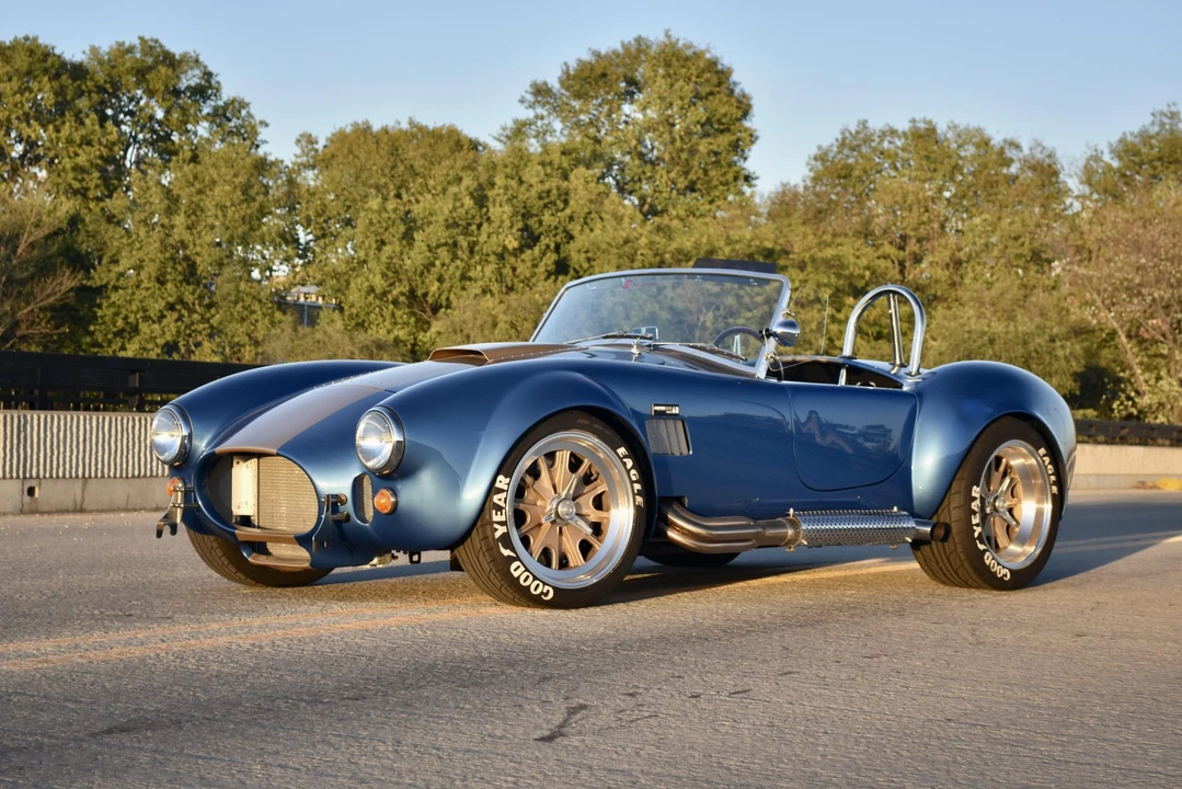 Shelby Cobra Replica - Image 9 of 31