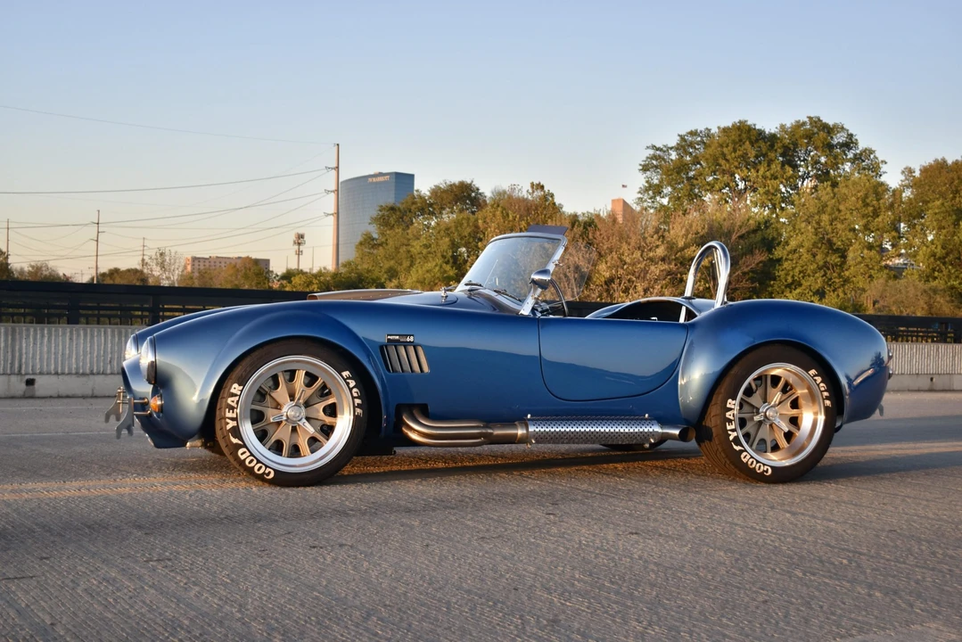 Shelby Cobra Replica - Image 3 of 31