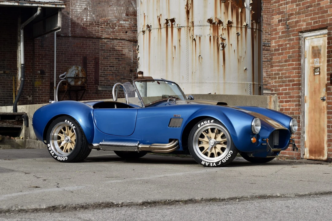 Shelby Cobra Replica - Image 25 of 31