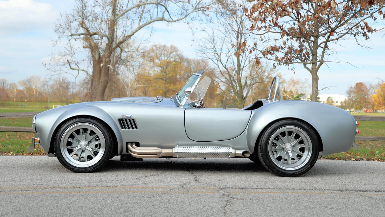 Shelby Cobra Replica - Image 17 of 31