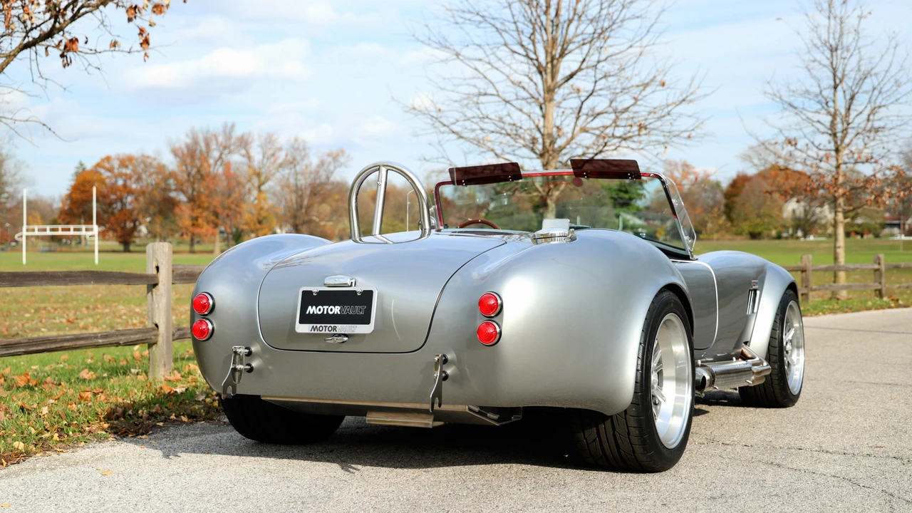 Shelby Cobra Replica - Image 27 of 31