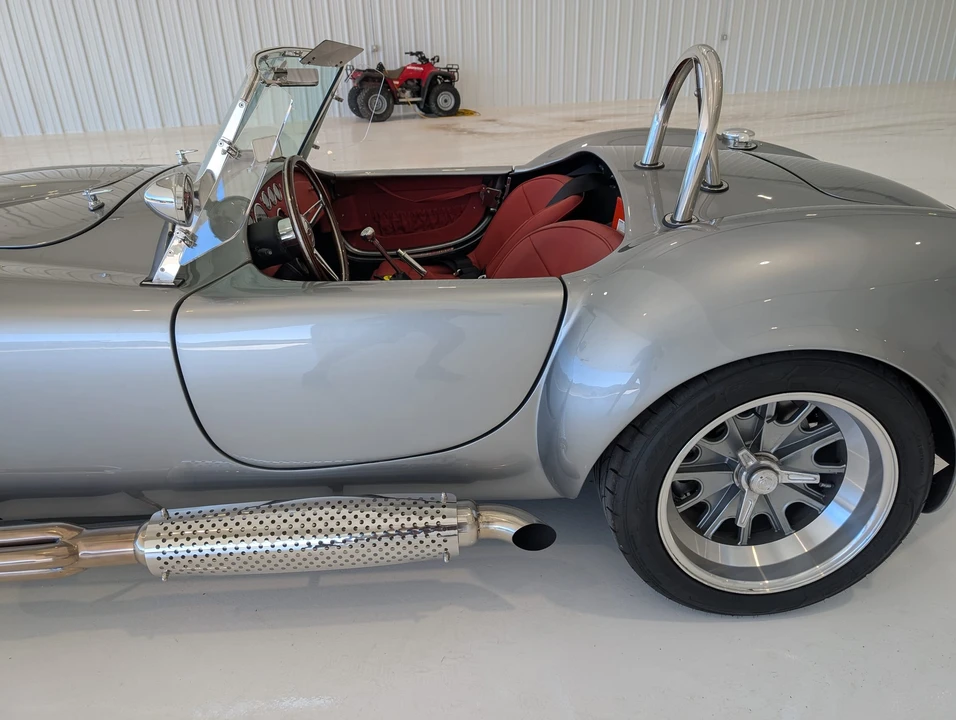 Shelby Cobra Replica - Image 17 of 31