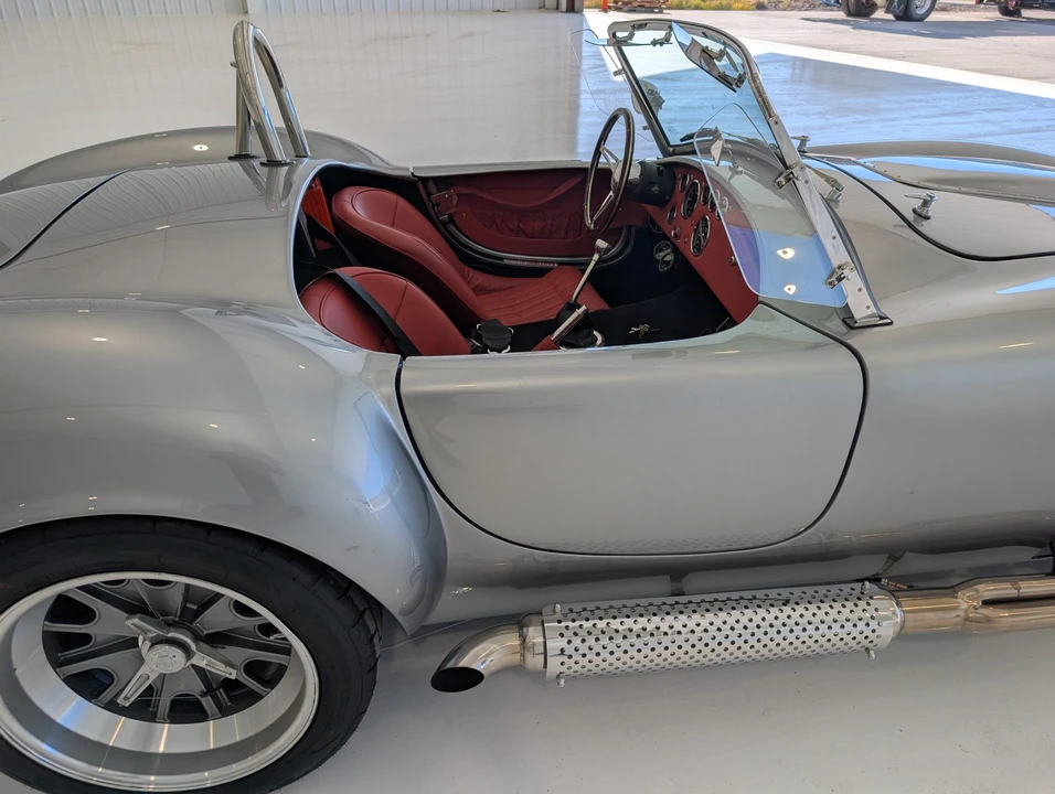 Shelby Cobra Replica - Image 18 of 31