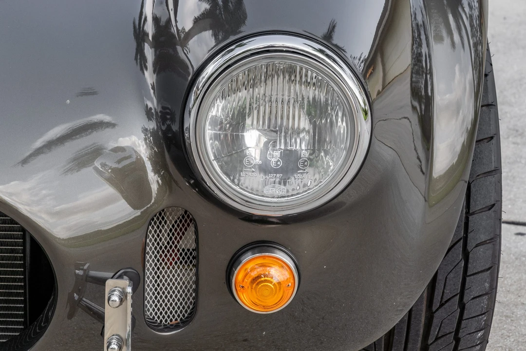 Shelby Cobra Replica - Image 14 of 31