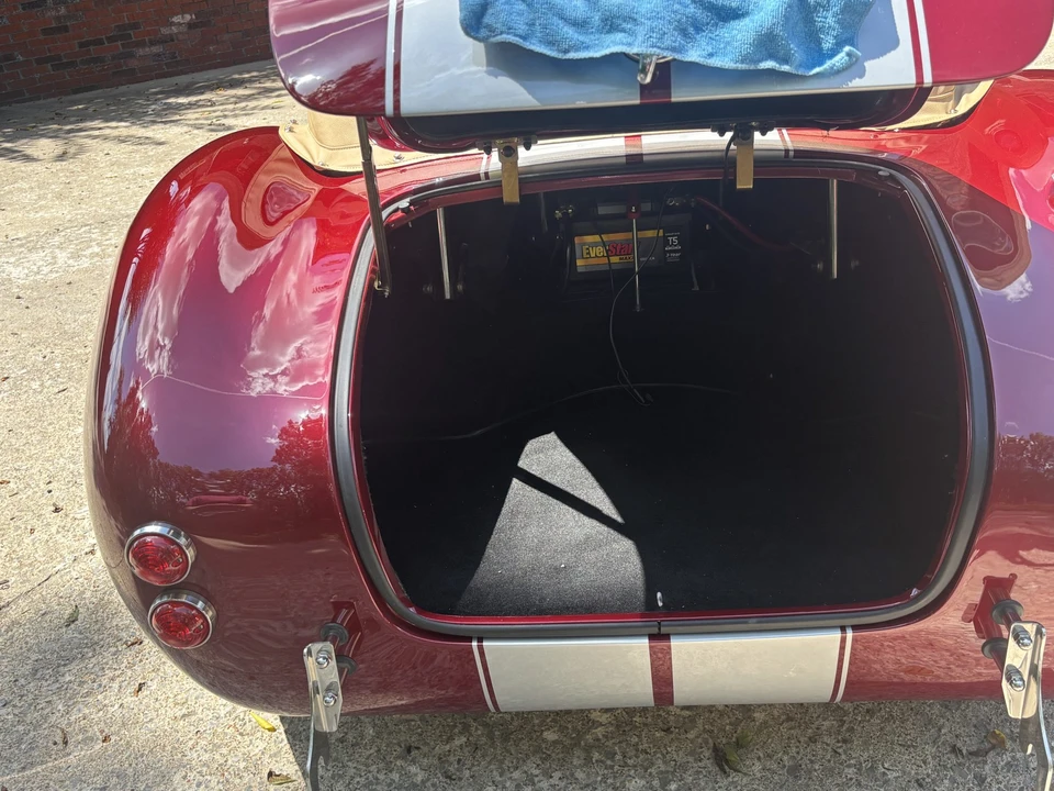 Shelby Cobra Replica - Image 27 of 31