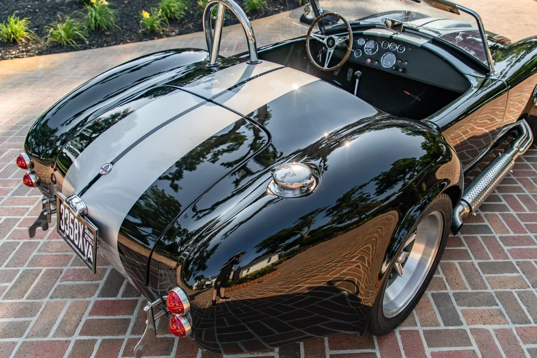 Shelby Cobra Replica - Image 25 of 31