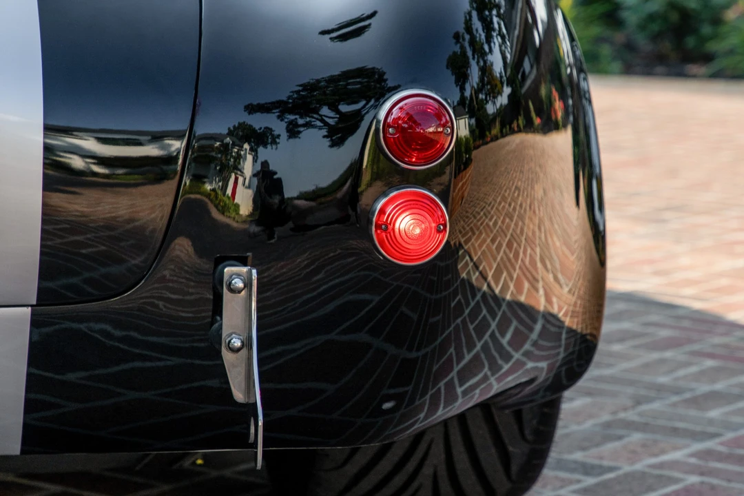 Shelby Cobra Replica - Image 24 of 31