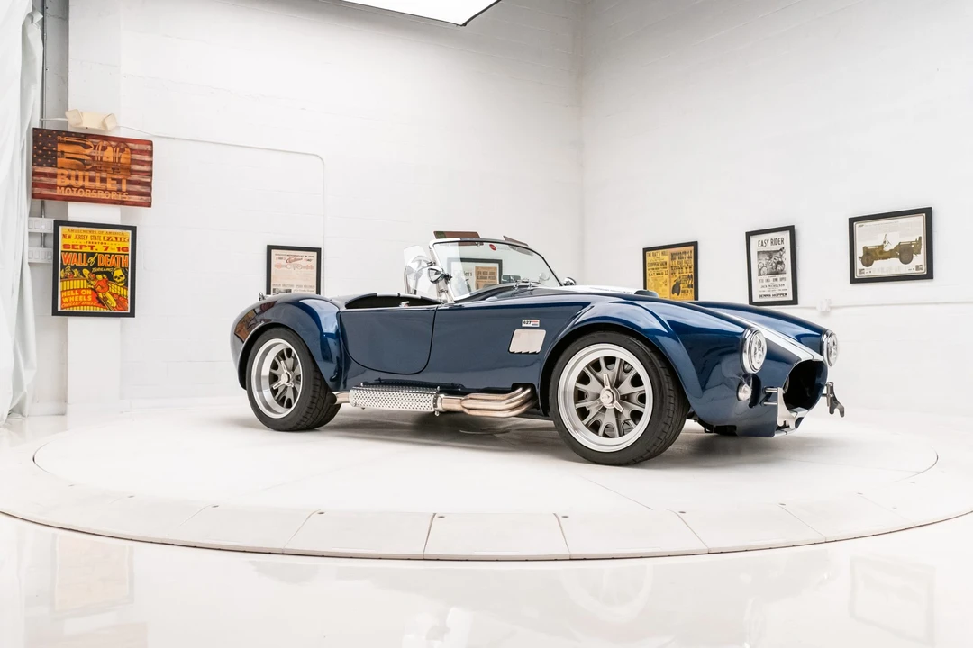 Shelby Cobra Replica - Image 17 of 31