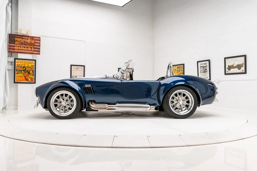 Shelby Cobra Replica - Image 25 of 31