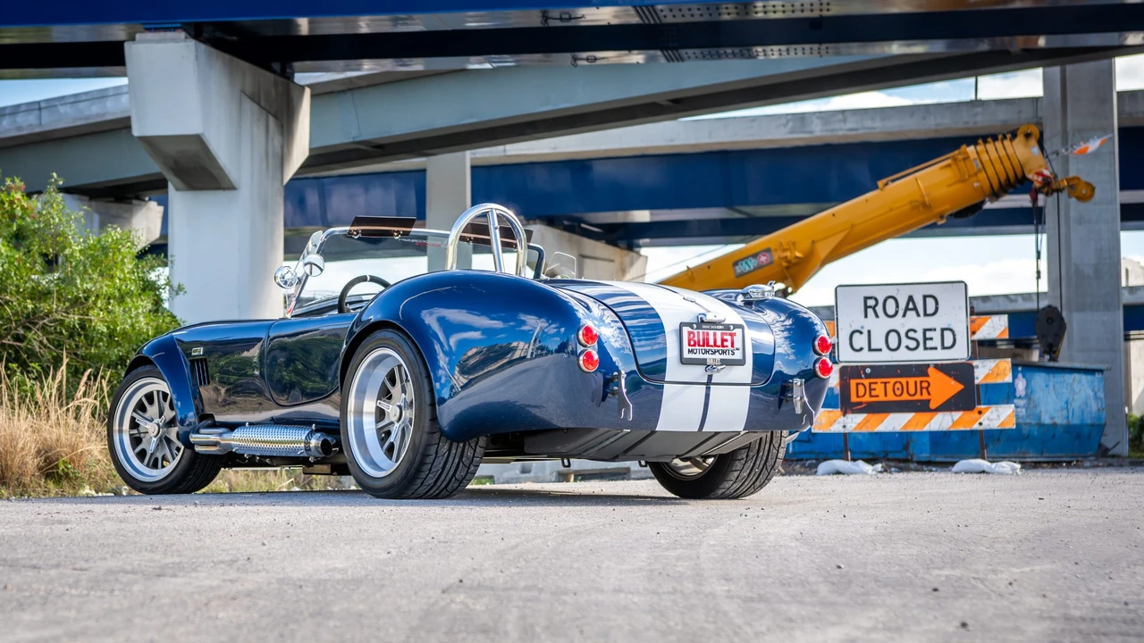 Shelby Cobra Replica - Image 11 of 31