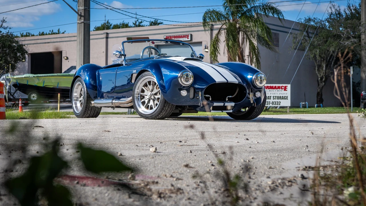Shelby Cobra Replica - Image 6 of 31