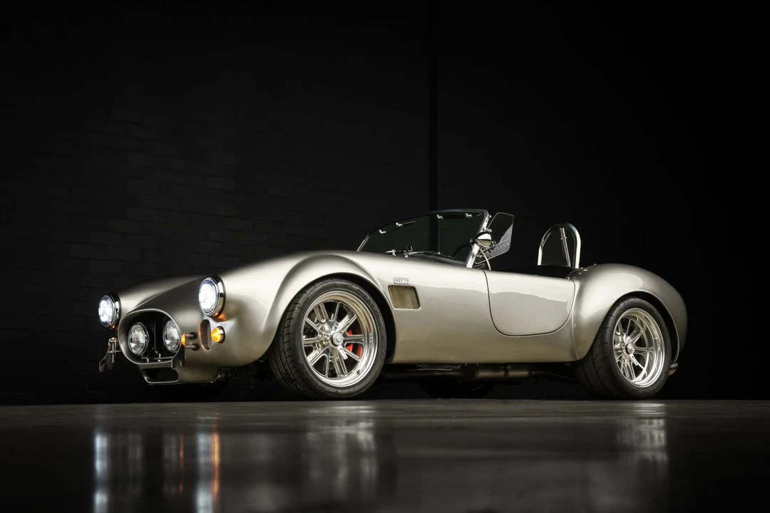 Shelby Cobra Replica - Image 21 of 31