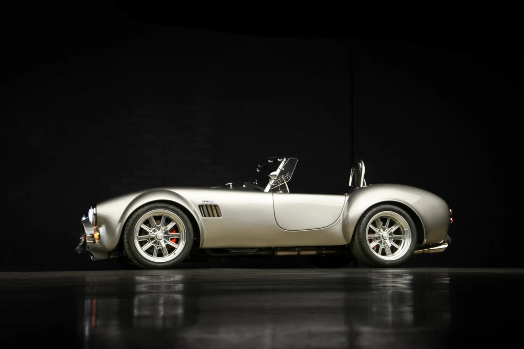 Shelby Cobra Replica - Image 24 of 31