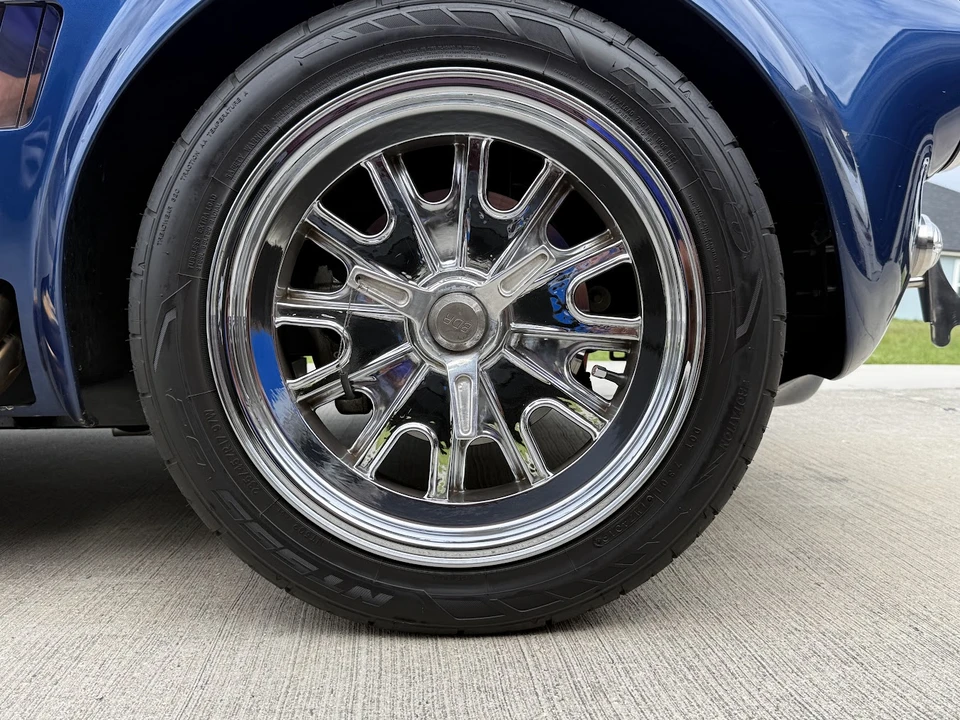 Shelby Cobra Replica - Image 27 of 31