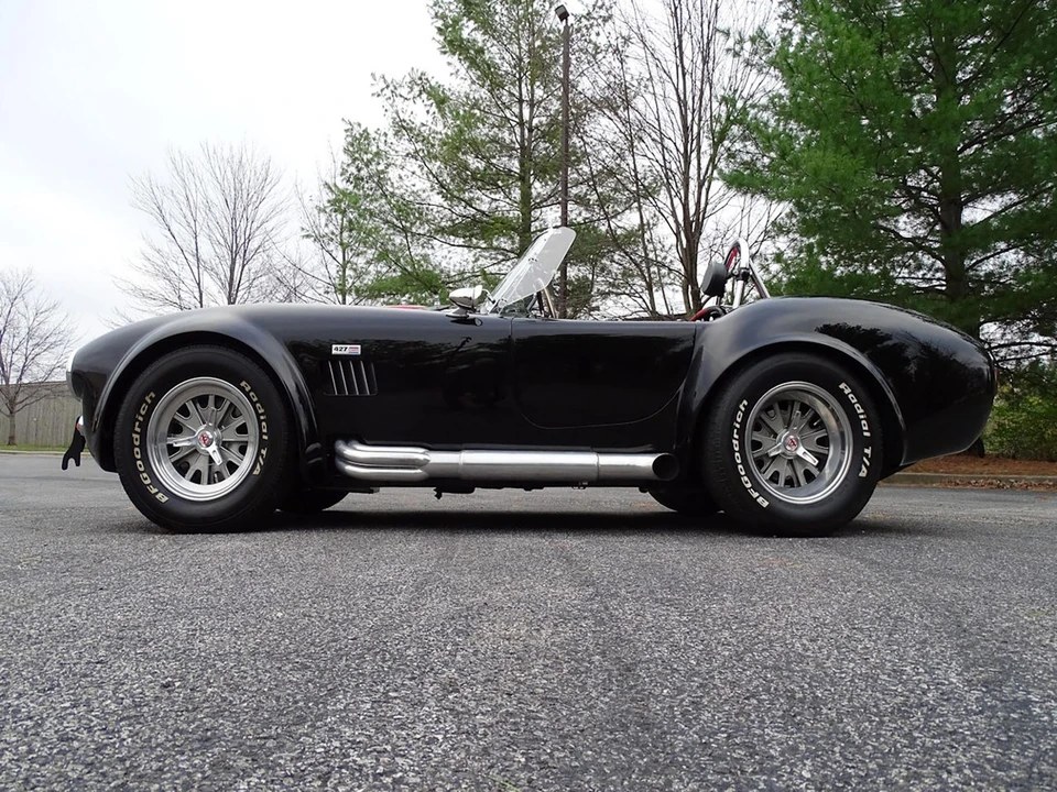 Shelby Cobra Replica - Image 9 of 31