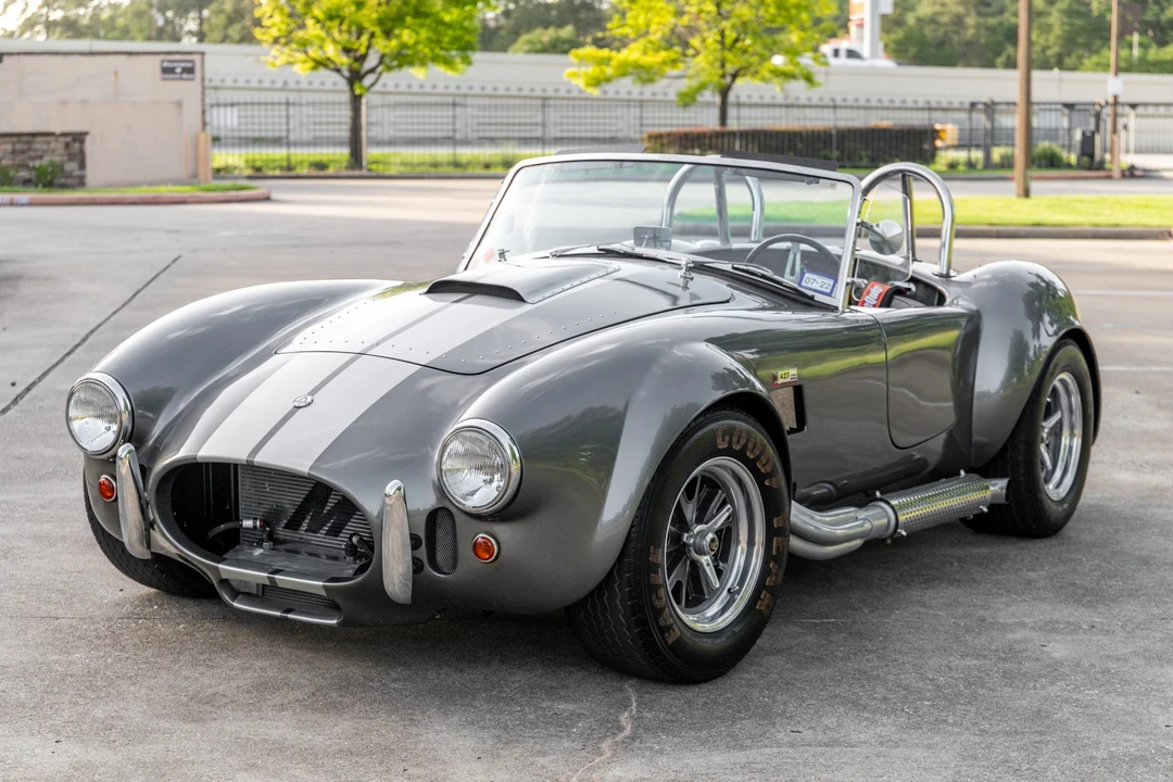 Shelby Cobra Replica - Image 2 of 31