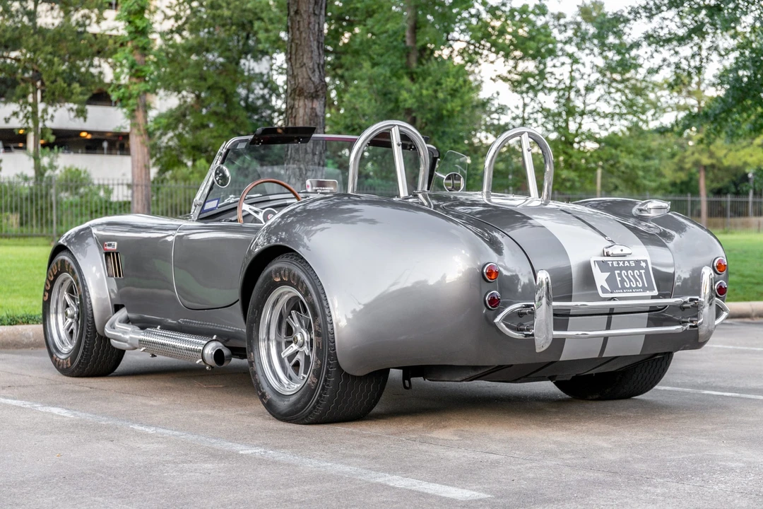 Shelby Cobra Replica - Image 7 of 31