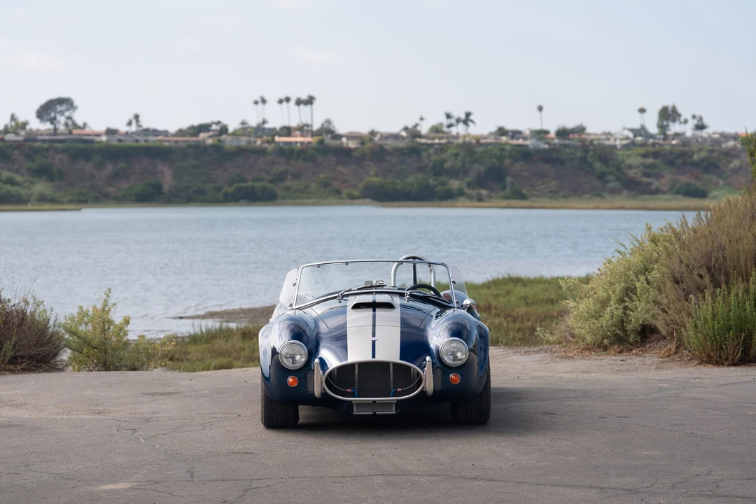 Shelby Cobra Replica - Image 8 of 31