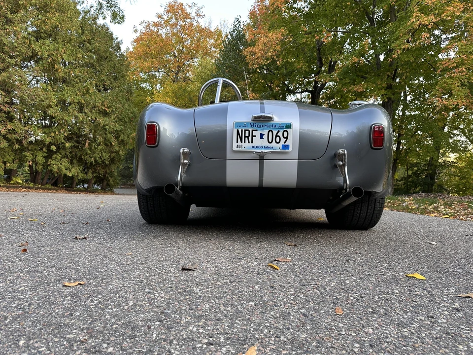 Shelby Cobra Replica - Image 24 of 31