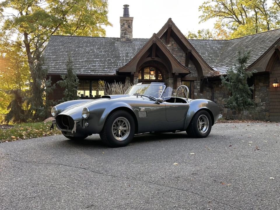 Shelby Cobra Replica - Image 8 of 31