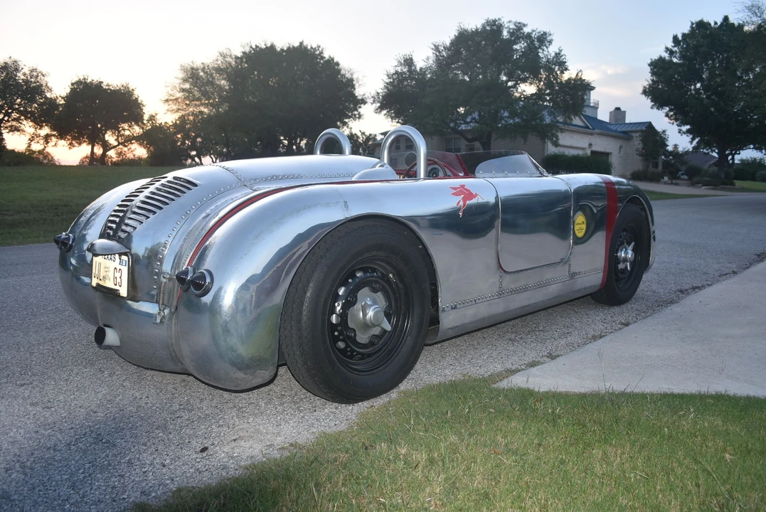 Porsche Sports Prototypes Replica - Image 10 of 31