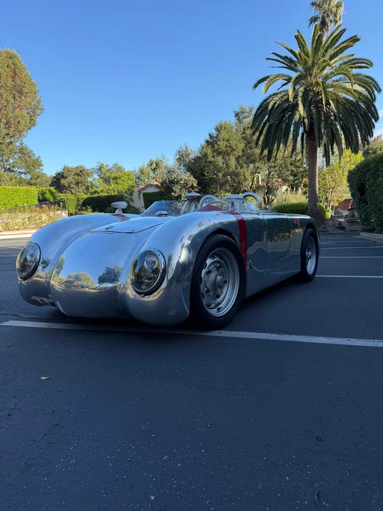Vehicle image 3 of 31