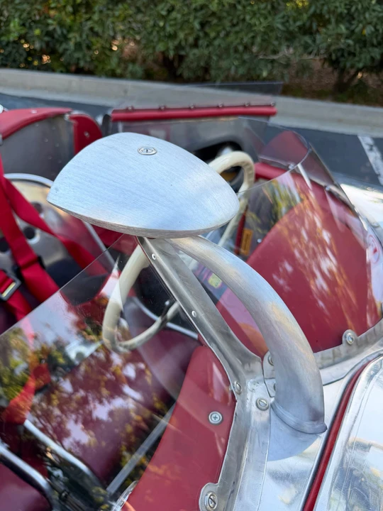Vehicle image 27 of 31