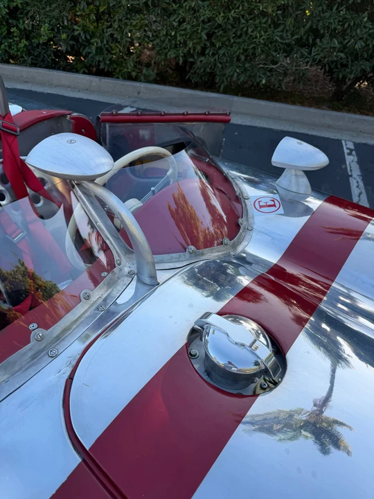 Vehicle image 22 of 31