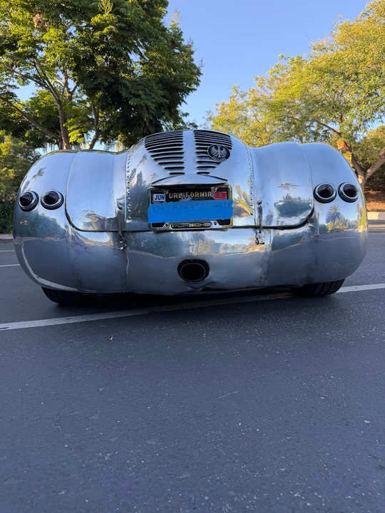 Vehicle image 16 of 31