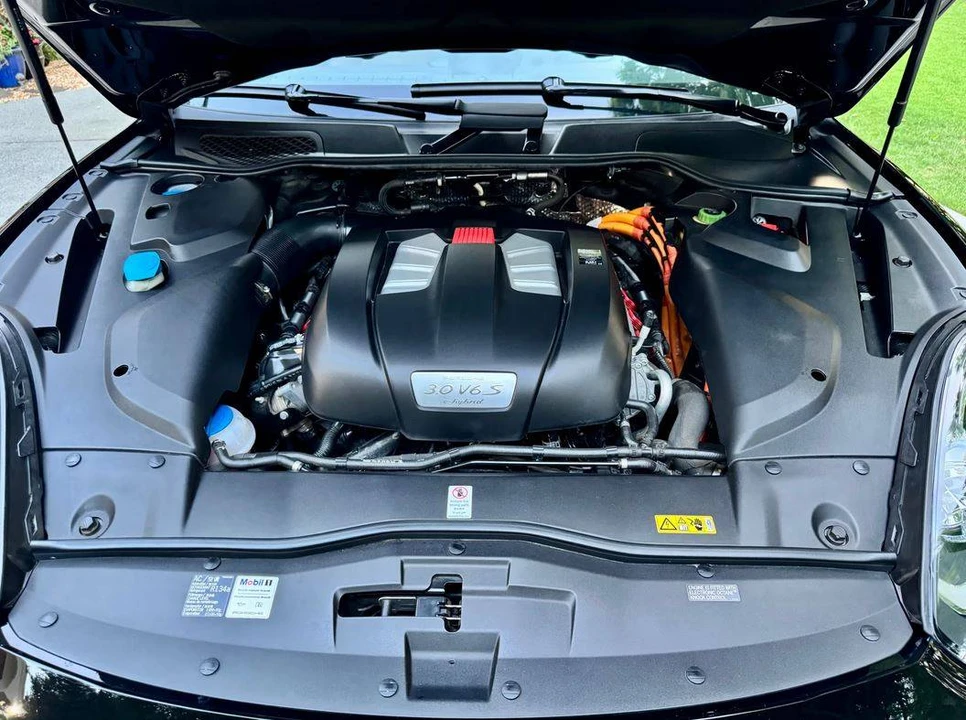 2016 Porsche 958 Cayenne - Image 3 of 6