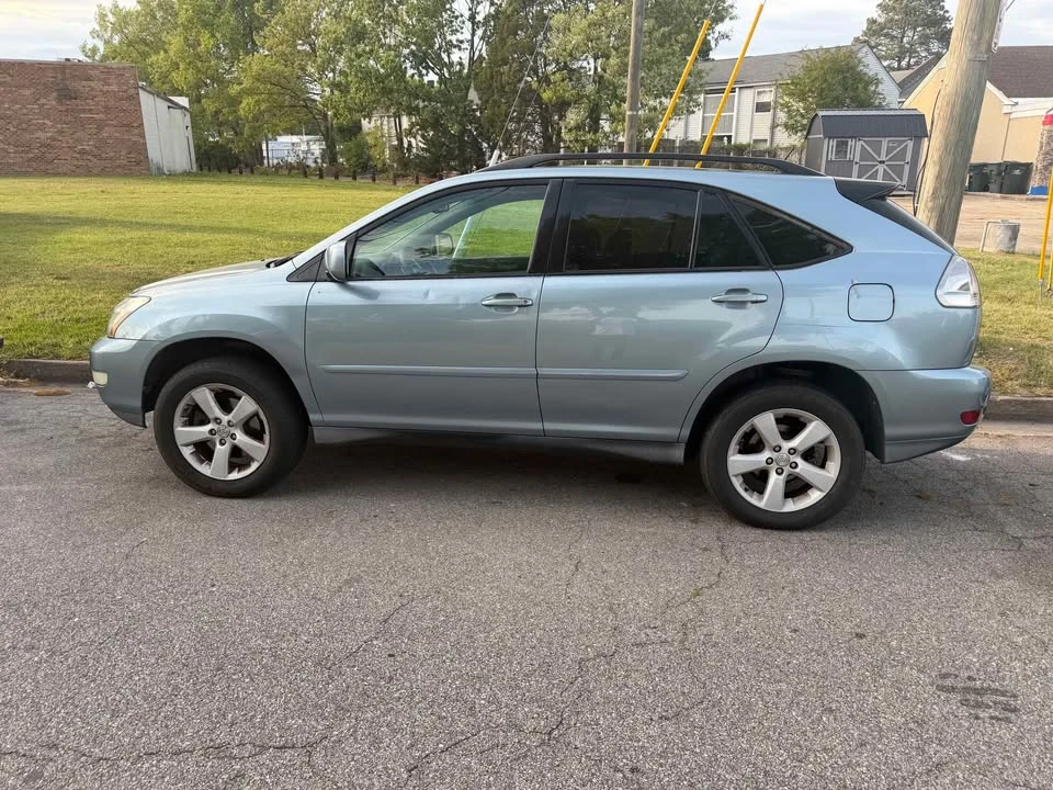 2007 Lexus RX 2nd Gen - Image 2 of 3