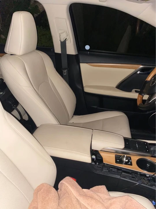Lexus RX - Image 3 of 4